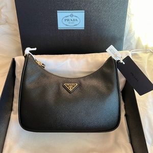 NEW Prada Re-Edition 2005 Saffiano leather bag - Black